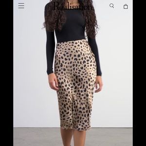 REALISATION PAR NAOMI SKIRT